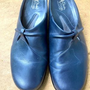 Clarks Mules - Never been worn. Size 9. Navy blue